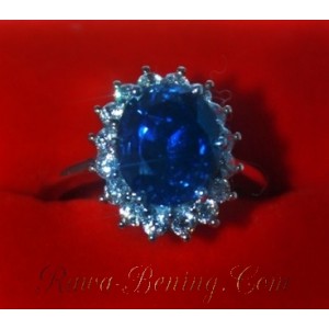 Blue Saphire - White Gold Ring