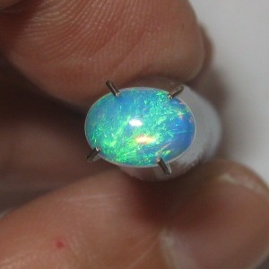 Welo Rainbow Opal 0.55 carat Kualitas Bagus