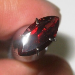 Garnet Merah Marquise 1.30 carat