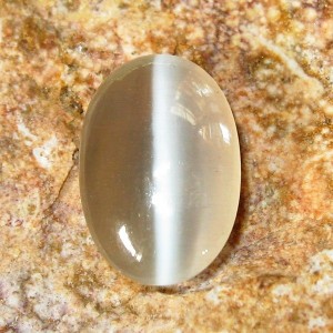 Batu Mulia Cats Eye Sillimanite 3.69 carat