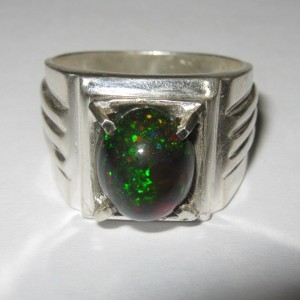 Cincin Black Opal 2.49 carat Ring 8.5US