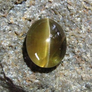 Batu Mulia Natural Cat Eye Sillimanite 4.80 carat