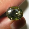 Orangy Green Zircon 2.49 carat Ukuran di Jari