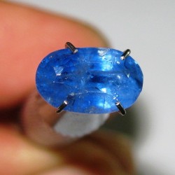 Safir Biru Oval Panjang 1.94 carat