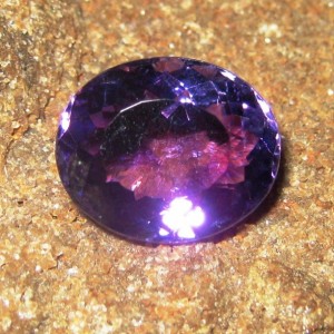Batu Permata Natural Purple Amethyst 9.06 carat Bagus