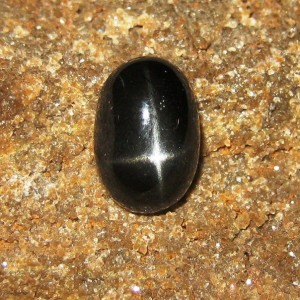 Batu Mulia Natural Star Diopside Oval Cab 4.98 carat