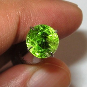 Yellowish Green Round Peridot 2.15 carat
