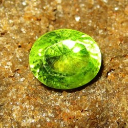 Batu Mulia Natural Peridot Greenish Yellow 2.14 carat