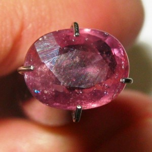 Batu Permata Natural Purplish Pink Sapphire 1.90 carat