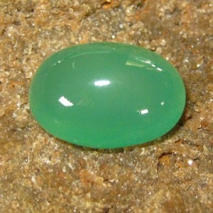 Batu Mulia Natural Green Chalcedony Oval Cab 6.90 carat