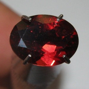 Pyrope Oval Garnet 1.54 carat