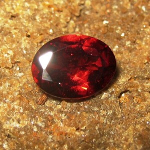 Garnet Merah Pyrope Oval 1.33 carat