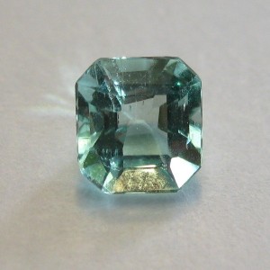 Batu Mulia Light Green VVS Emerald Colombia 0.53 carat