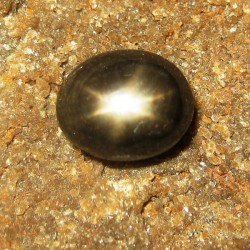 Batu Safir Black Star Tajam 3.83 carat