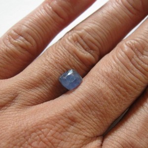 Batu Permata Safir Ceylon 1.53 cts di jari anda