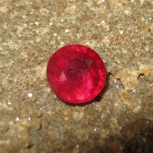 Ruby Round Cut 6.8mm 1.37 carat