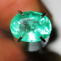 Top Green Emerald 0.90 carat