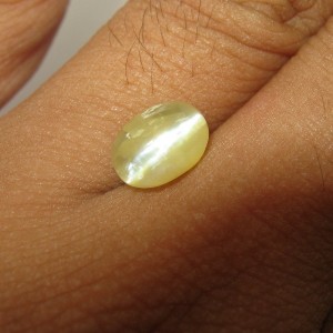 Opal Cat Eye Kuning 2.15 carat