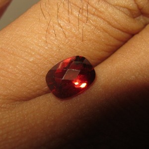 Batu Garnet Asli Jenis Pyrope 1.69 carat