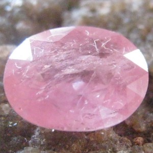 Safir Pink Oval Cut 1.17 carat