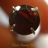 Round Red Garnet 0.95 carat