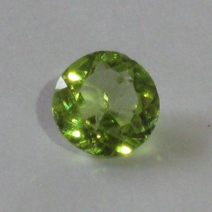 Peridot Round Diamond Cut 0.6 carat