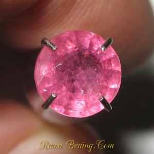 Segera Beli Batu Mulia Berkualitas Top Fire Pink Ruby Round Cut 1.25 carat