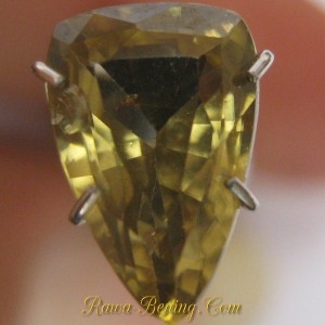 Jual Batu Permata Zircon Kuning Triangular Cut 2.74 carat