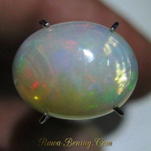 Batu Mulia Opal Pelangi Neon Green 2.35 carat