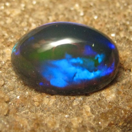 Batu Black Opal 2.65 carat Floral Neon Biru