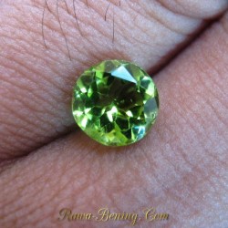 Batu Permata Round Yellowish Green Peridot 1.80 carat