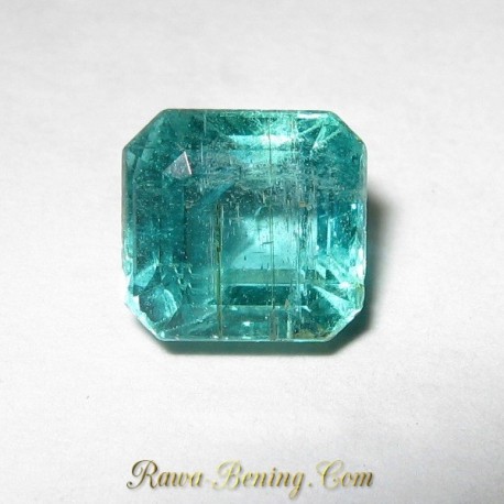 Batu Zamrud Hijau Bening Bercahaya Bentuk Kotak 1.18 carat Good Quality