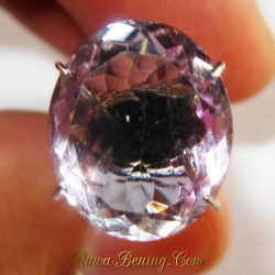Batu Permata Amethyst Light Purple Oval 4.10 carat