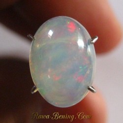 Rainbow Opal Top Fire 1.85 carat