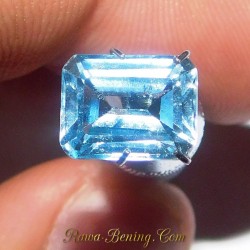 Batu Rectangular Sky Blue Topaz 3.15 carat
