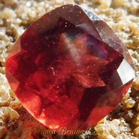 Batu Permata Natural Red Cushion Garnet Alamndite 1.76 Carat