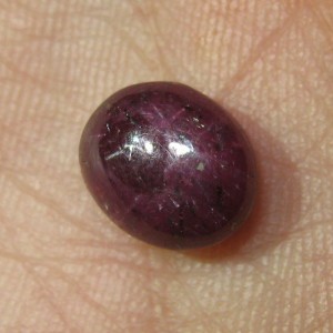 Batu Ruby Star Oval Bulat 5.70cts Glossy dan Elegan
