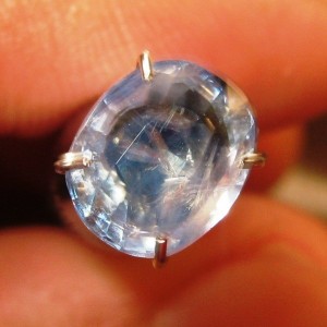 Light Blue Sapphire 1.72 carat dari Sri Lanka