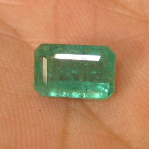 Natural Green Emerald 1.74 carat bentuk Persegi